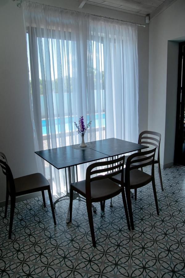 Oasis Family Apartments Sanjiika Exterior foto